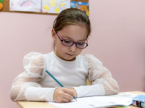Каллиграфия для школьников: зачем детям красивый почерк и чем он полезен?